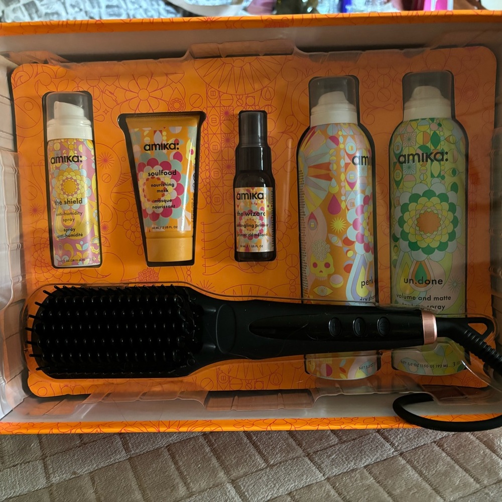 Amika Brush
